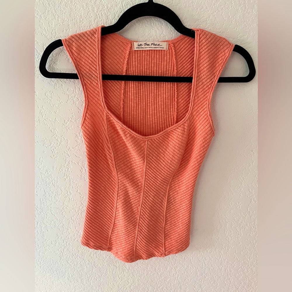 We The Free Women’s XS Coral Colored Top